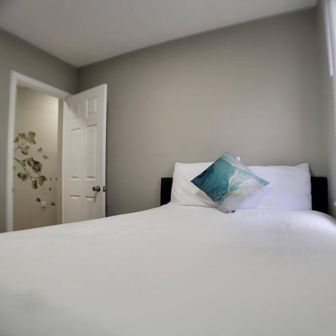 2 Bd 2 Bath - 5 Min To Downtown Vila Indianápolis Exterior foto